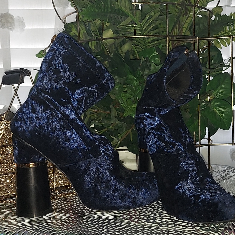 EGO Blueberry Bootie